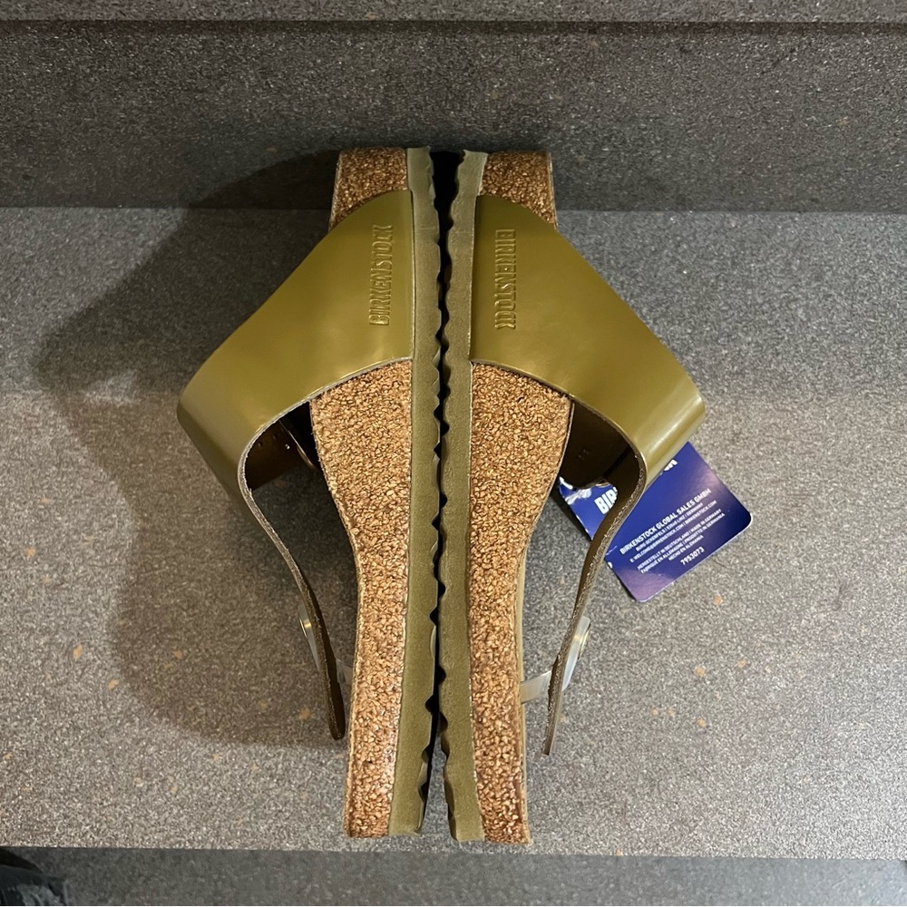 ⚡️Birkenstock Gilzeh Big Buckle High Shine Leather Sandals in Mud Green,38EU,NWT - Picture 10 of 17